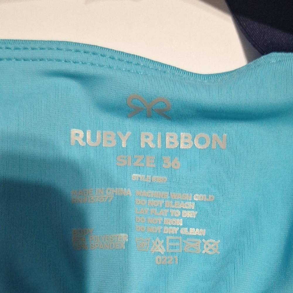 Ruby Ribbon Turquoise Workout Tank with Navy Strap Size 36 - Picture 3 of 5